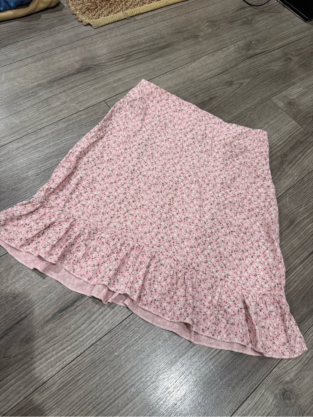 Brandy Melville Cara Ruffle Skirt Size S